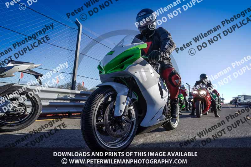 donington no limits trackday;donington park photographs;donington trackday photographs;no limits trackdays;peter wileman photography;trackday digital images;trackday photos